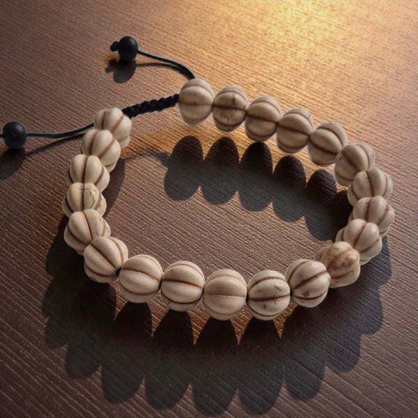 Chapelet bouddhiste en graines naturelles, perles sculptées pour méditation et pratique spirituelle tibétaine
