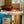 Chambre d'accueil au Centre Bouddhiste avec lit, armoire et décoration tibétaine pour la méditation