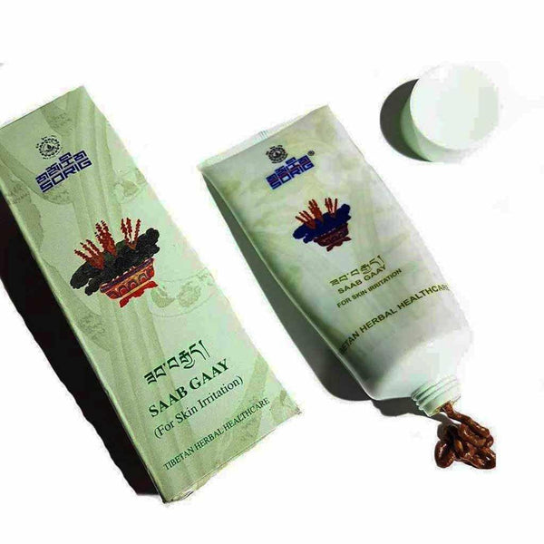 Crème Saab Gaay pour irritation cutanée, soin herbal tibétain naturel avec emballage et tube ouvert