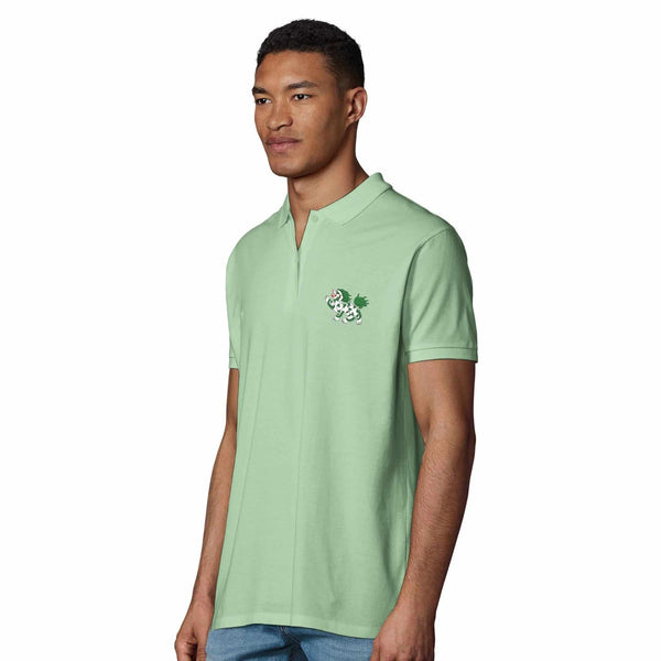 Polo vert clair avec broderie de lion tibétain, vêtement inspiré de la culture bouddhiste