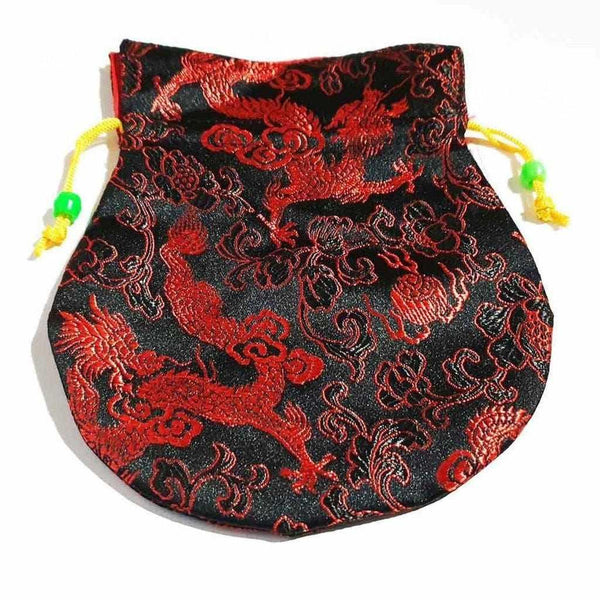 Sac tibétain brodé rouge et noir avec dragons, cordon jaune et perles vertes, objet bouddhiste