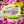Bracelet en pierre verte pour méditation, sur tissu floral avec bougie, objets bouddhistes tibétains