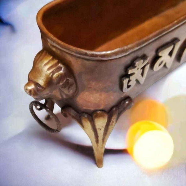 Bol tibétain en bronze avec tête de lion et inscriptions, objet bouddhiste traditionnel