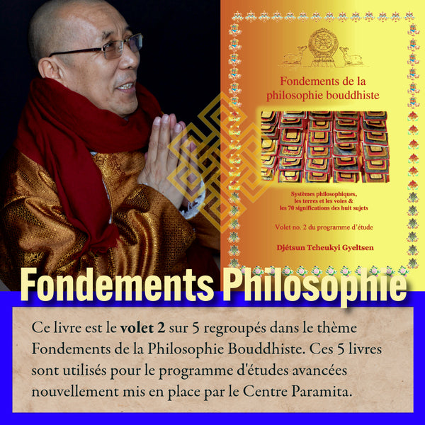 Lama en robe dorée et écharpe rouge, présentant le livre 'Fondements de la philosophie bouddhiste', volet 2