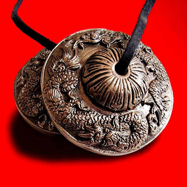Cymbales tibétaines gravées de dragons, objets bouddhistes pour méditation et rituels