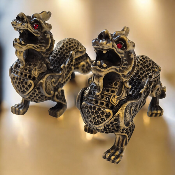 Statuettes de lions gardiens bouddhistes en bronze avec yeux rouges, objets de décoration tibétaine