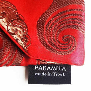 Étoffe rouge tibétaine brodée Paramita, made in Tibet, symboles bouddhistes
